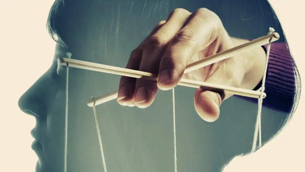 Gaslighting 101 Signs, Symptoms, and Recovery