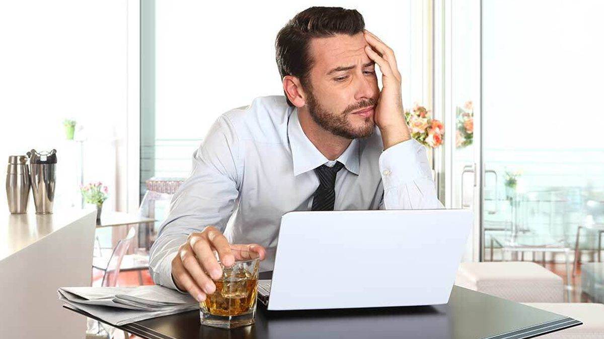 Why Drinking When You’re Stressed is Risky Business